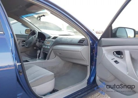 2007 Toyota Camry Le V6 z USA, uszkodzony, nr VIN 4T1BK46K37U021068